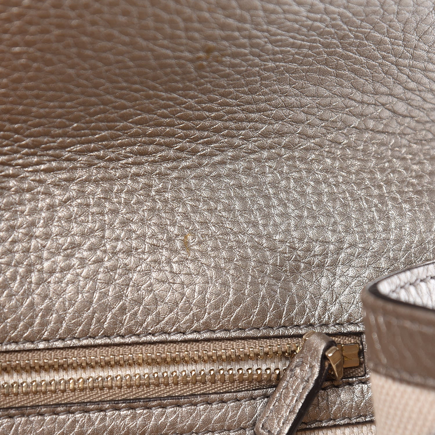 Gucci Metallic Pebbled Calfskin Medium Soho Clutch Golden Beige 12 of 17