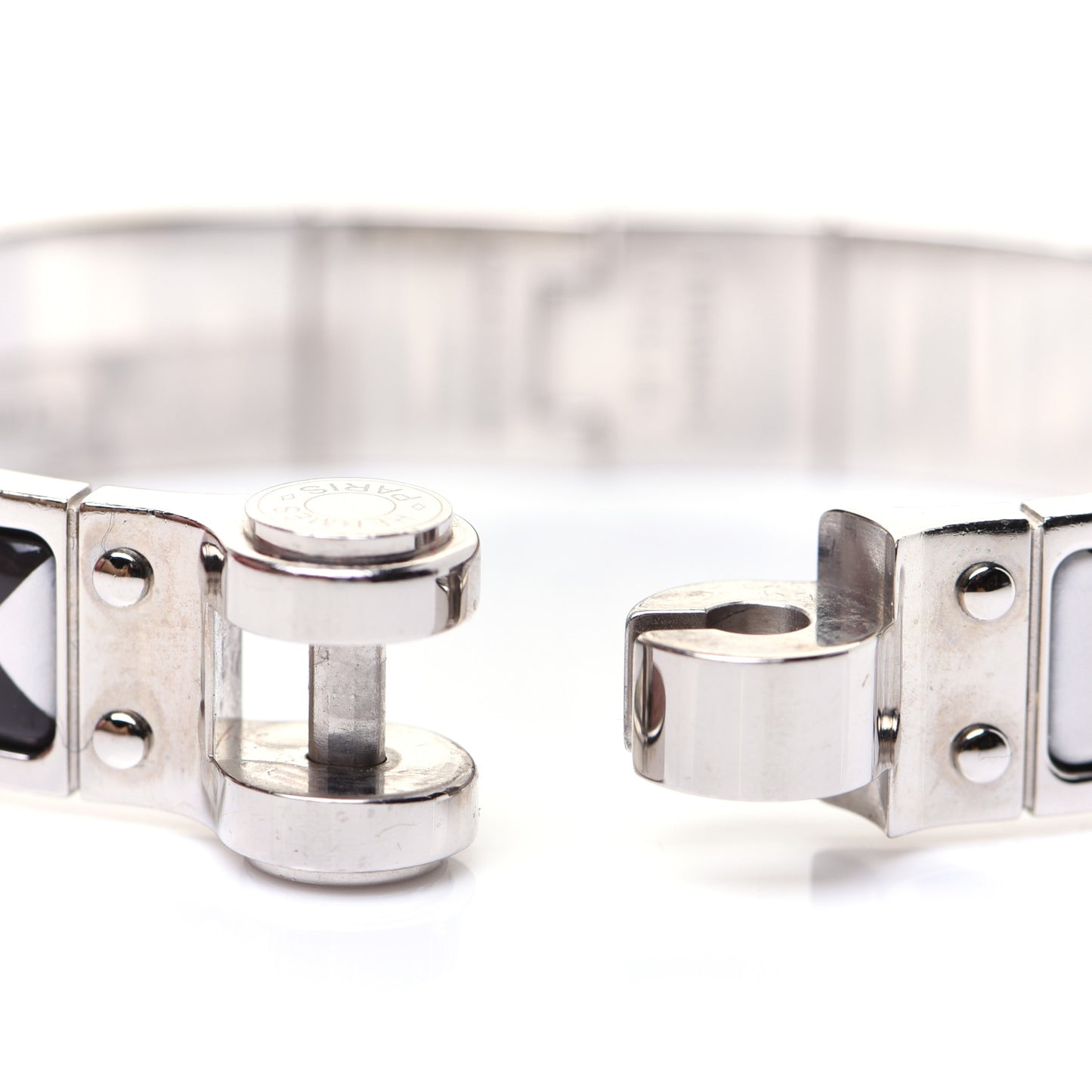Enamel Printed Narrow Washington's Carriage Tattoo Hinged Bracelet S Faux Gris