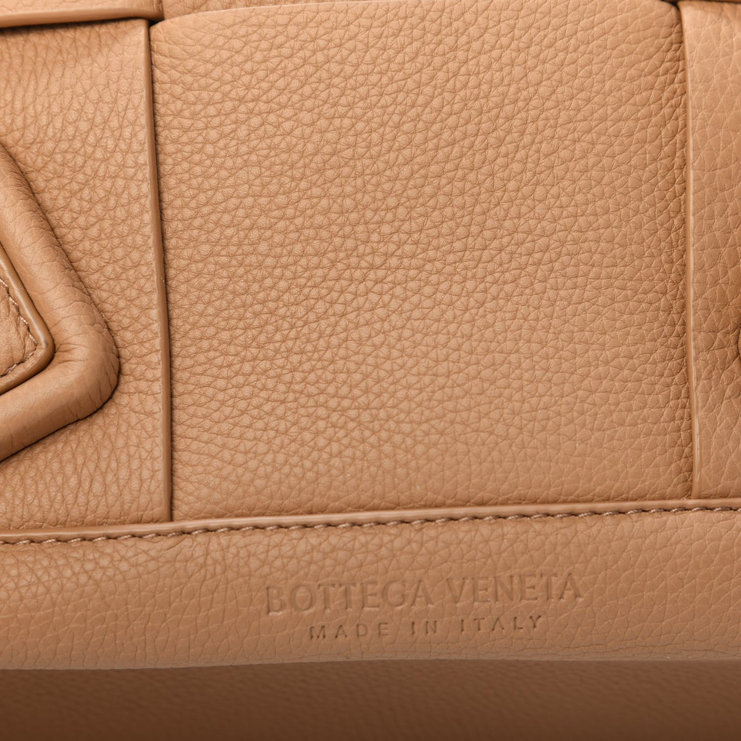 Grained Calfskin Maxi Intrecciato Arco 33 Caramel