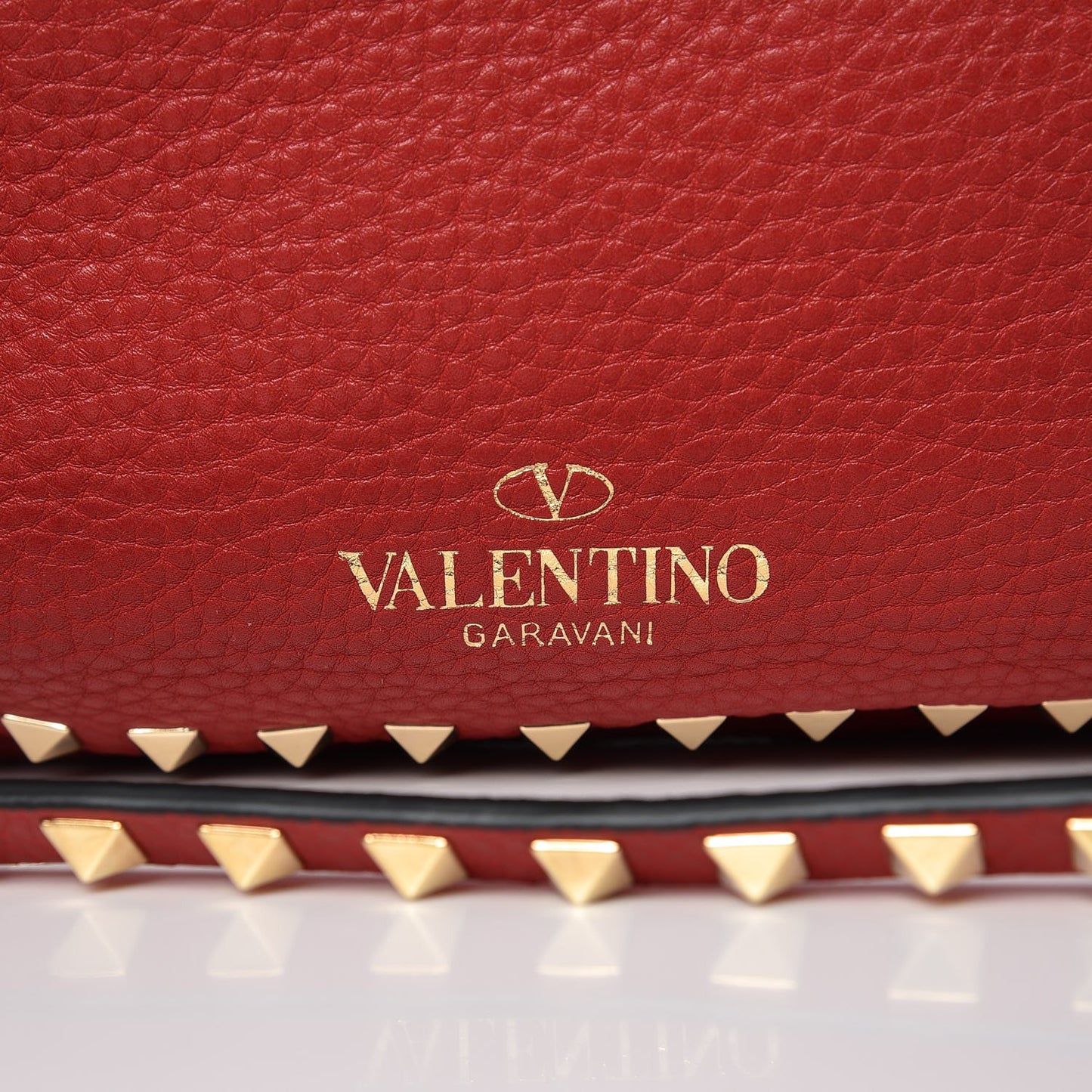 Pebbled Calfskin Medium Rockstud Tote Rosso Valentino