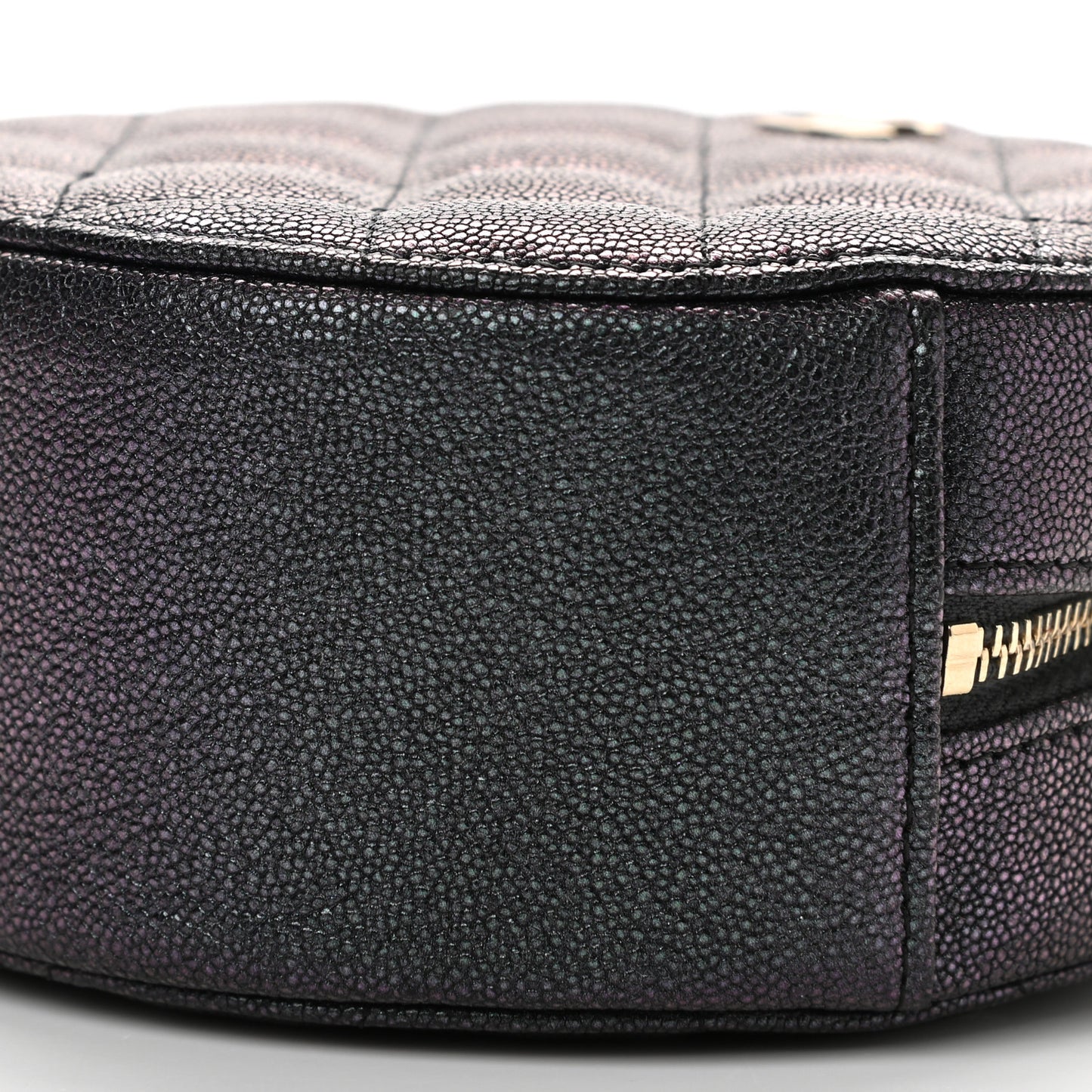Iridescent Caviar Quilted Round Clutch With Chain Black