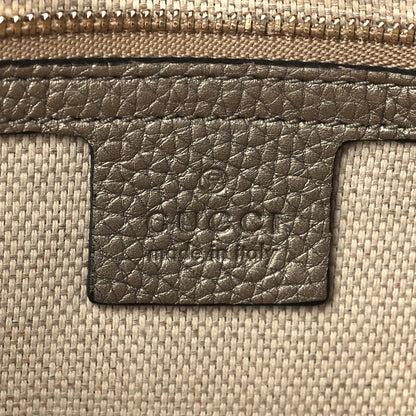 Gucci Metallic Pebbled Calfskin Medium Soho Flap Crossbody Golden Beige 6 of 9