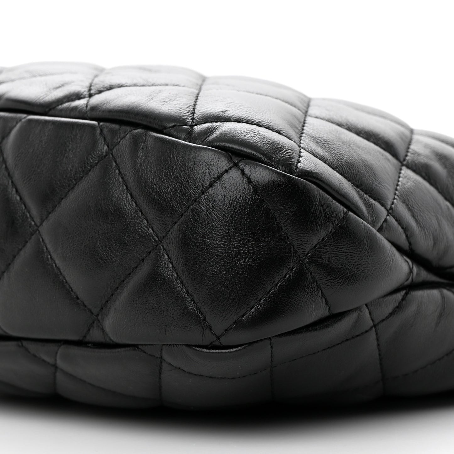 Lambskin Quilted Large CC Links Hobo Black