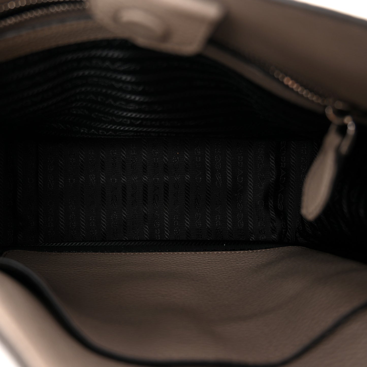 Vitello Daino Soft Hobo Messenger Bag Argilla