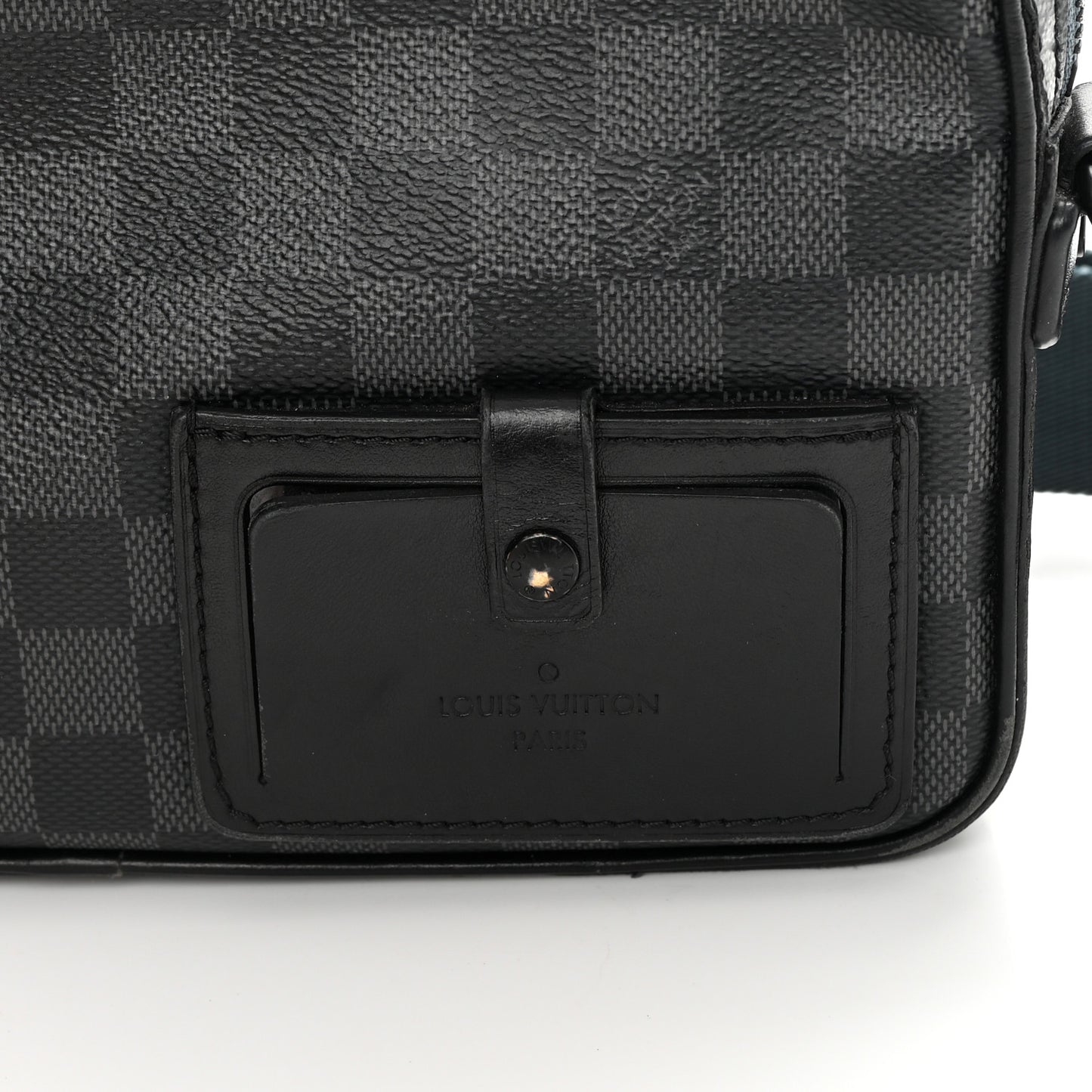 Damier Graphite Alpha Messenger Bag