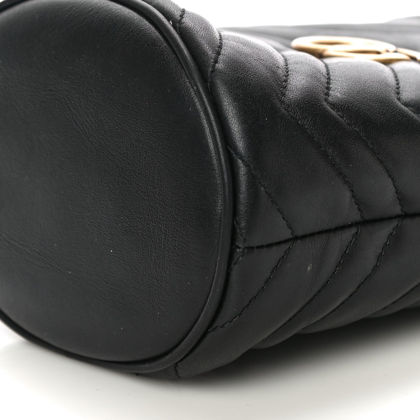 Calfskin Matelasse Mini GG Marmont 2.0 Bucket Bag Black