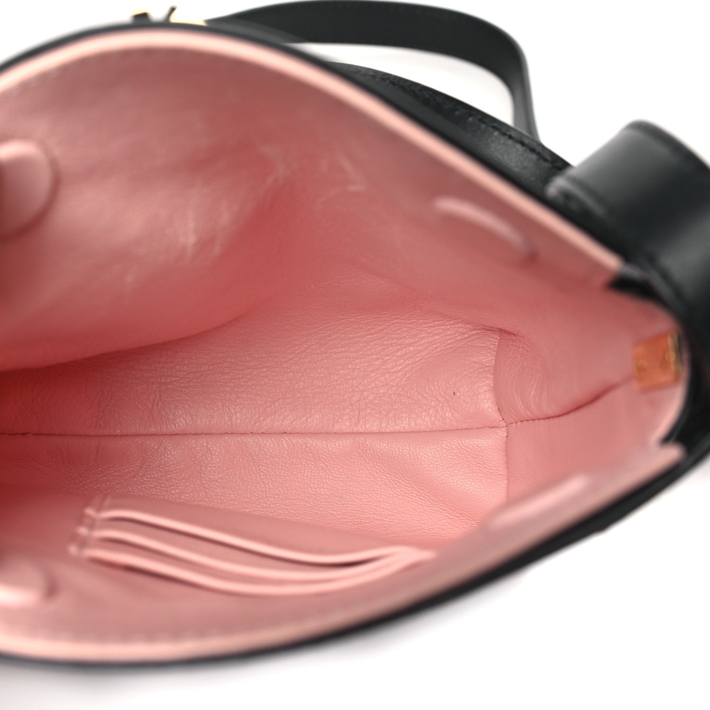Calfskin Hug Smartphone Holder Black Nylund Pink