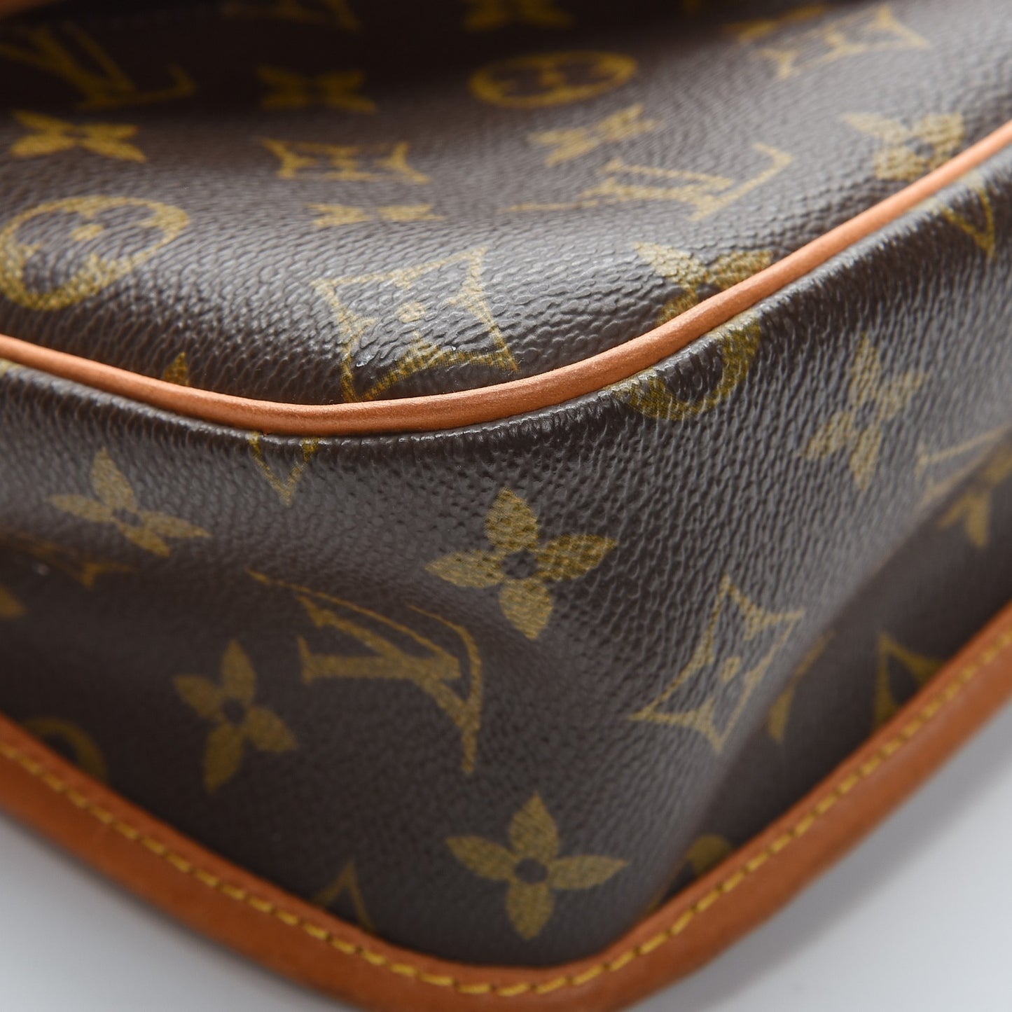 Monogram Sologne