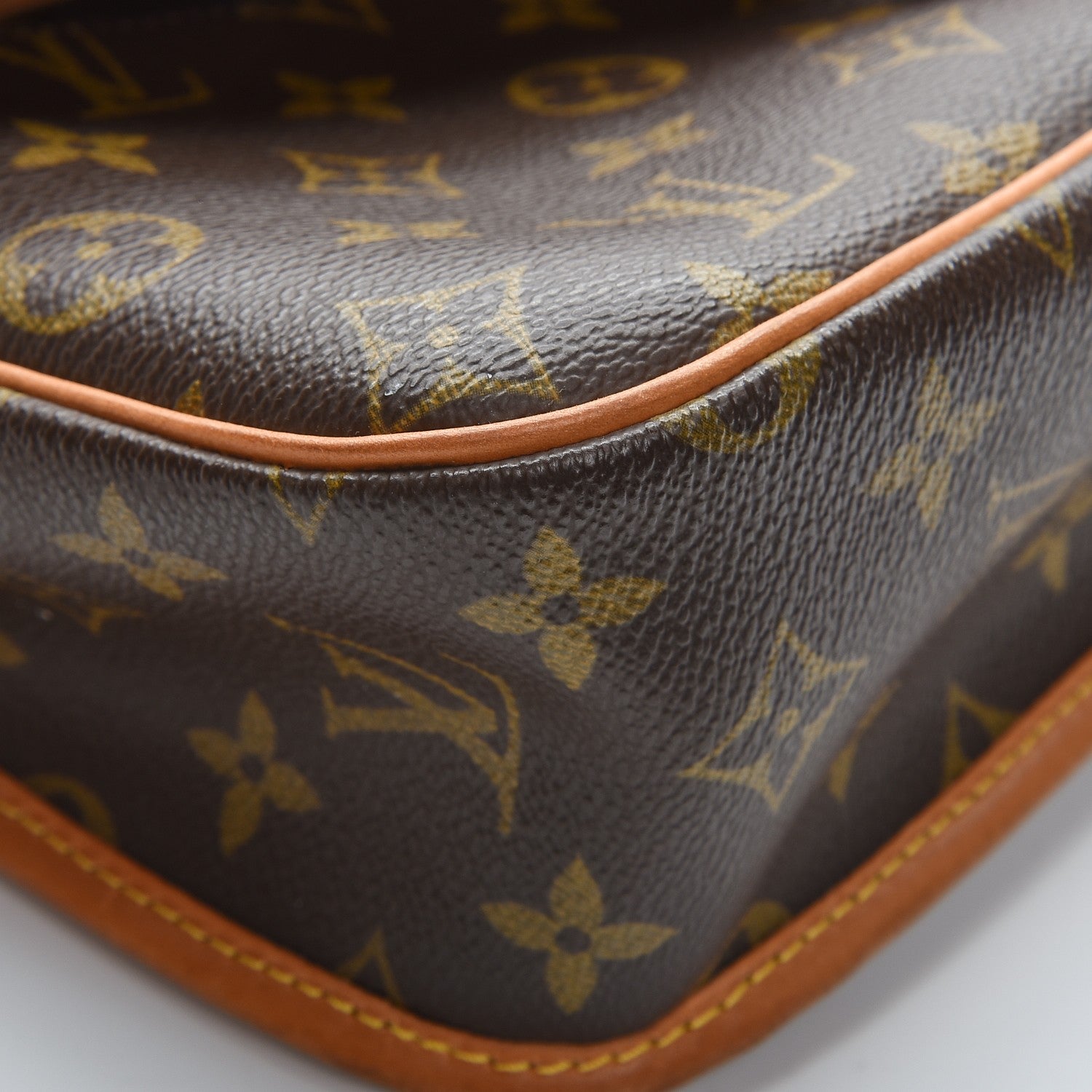 Louis Vuitton Monogram Sologne 9 of 10