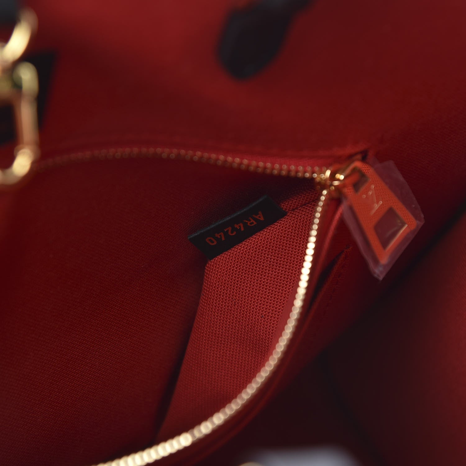 Louis Vuitton Reverse Monogram Giant Onthego MM 7 of 10