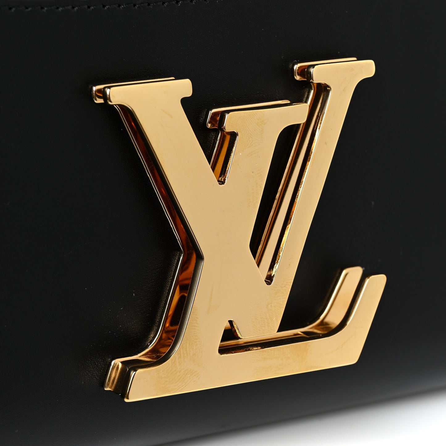 Calfskin Chain Louise MM Black