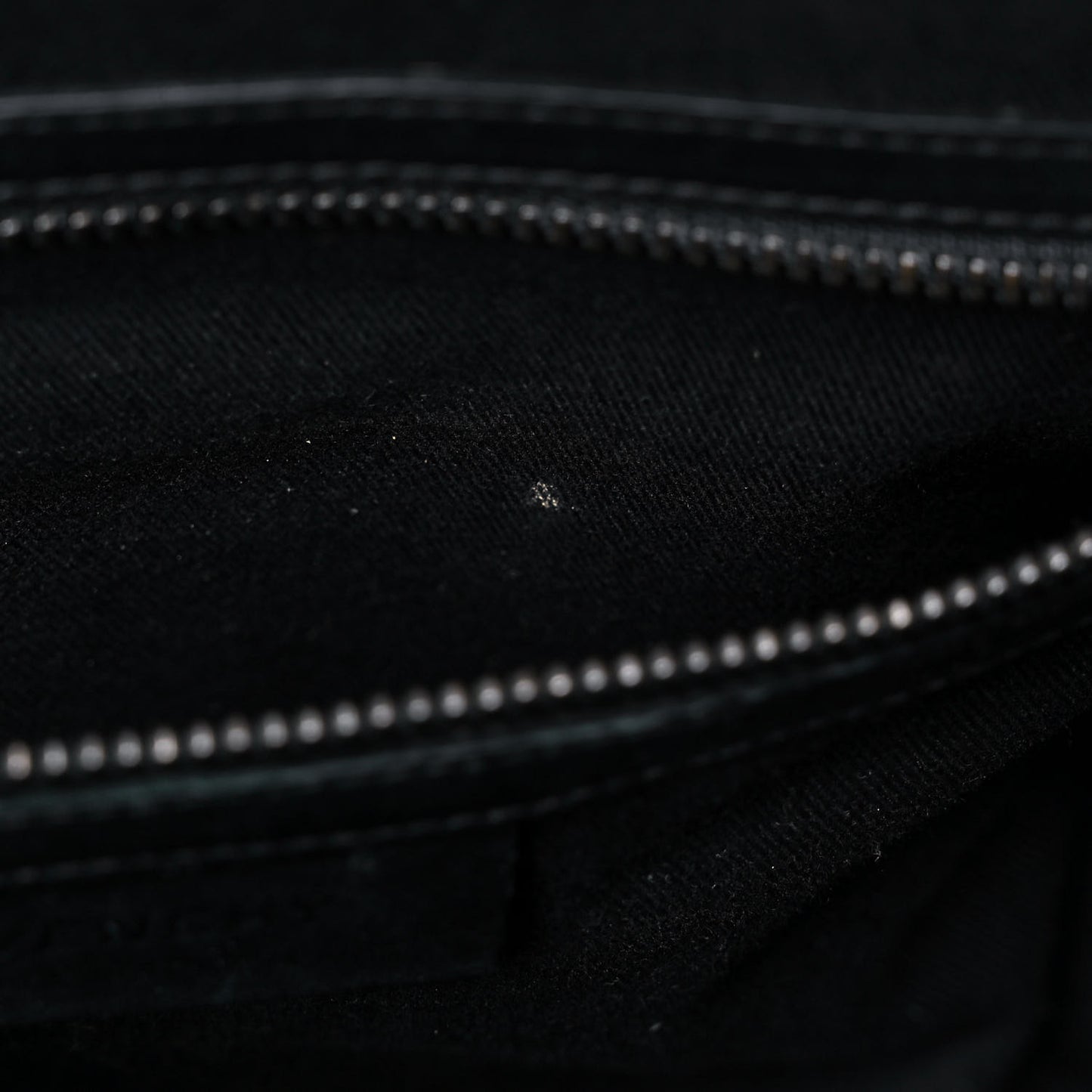 Sugar Goatskin Medium Antigona Black
