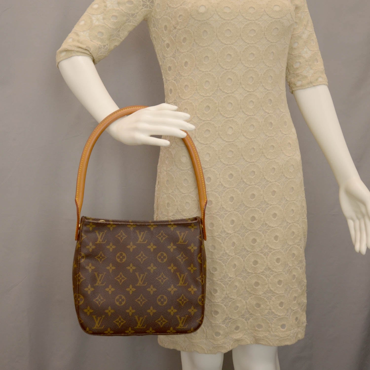 Louis Vuitton Monogram Looping MM 2 of 7