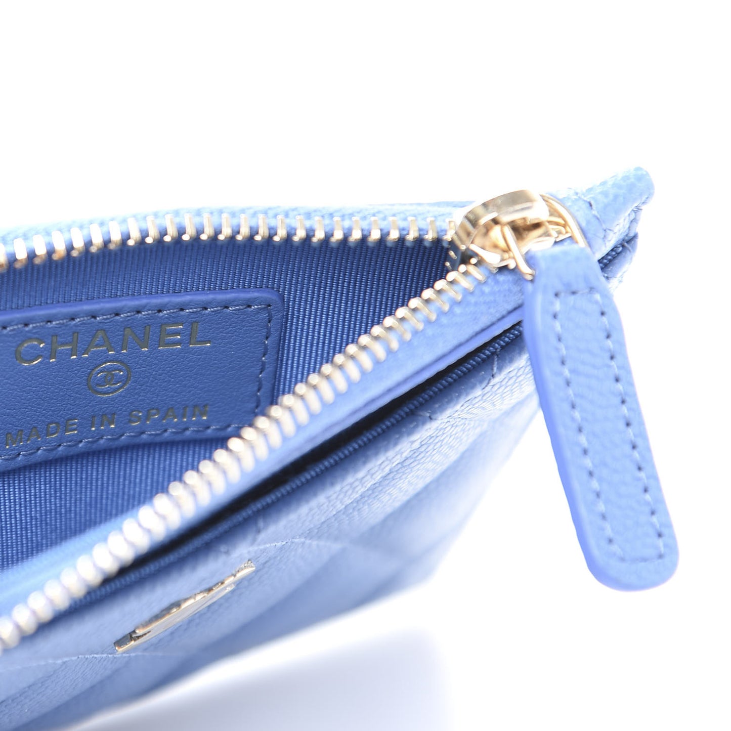 Caviar Quilted CC Zip Card Holder Blue