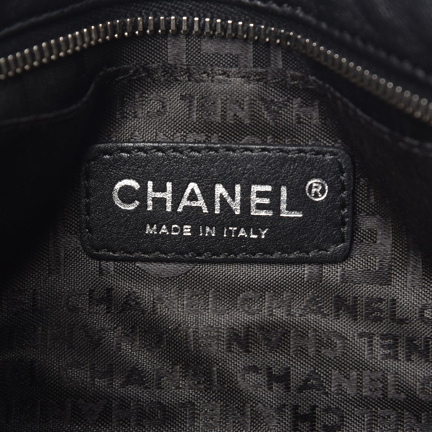 Lambskin Ultimate Soft Pochette Black