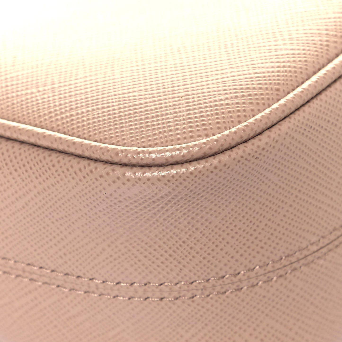 Saffiano Re-Edition 2005 Shoulder Bag Cammeo Beige