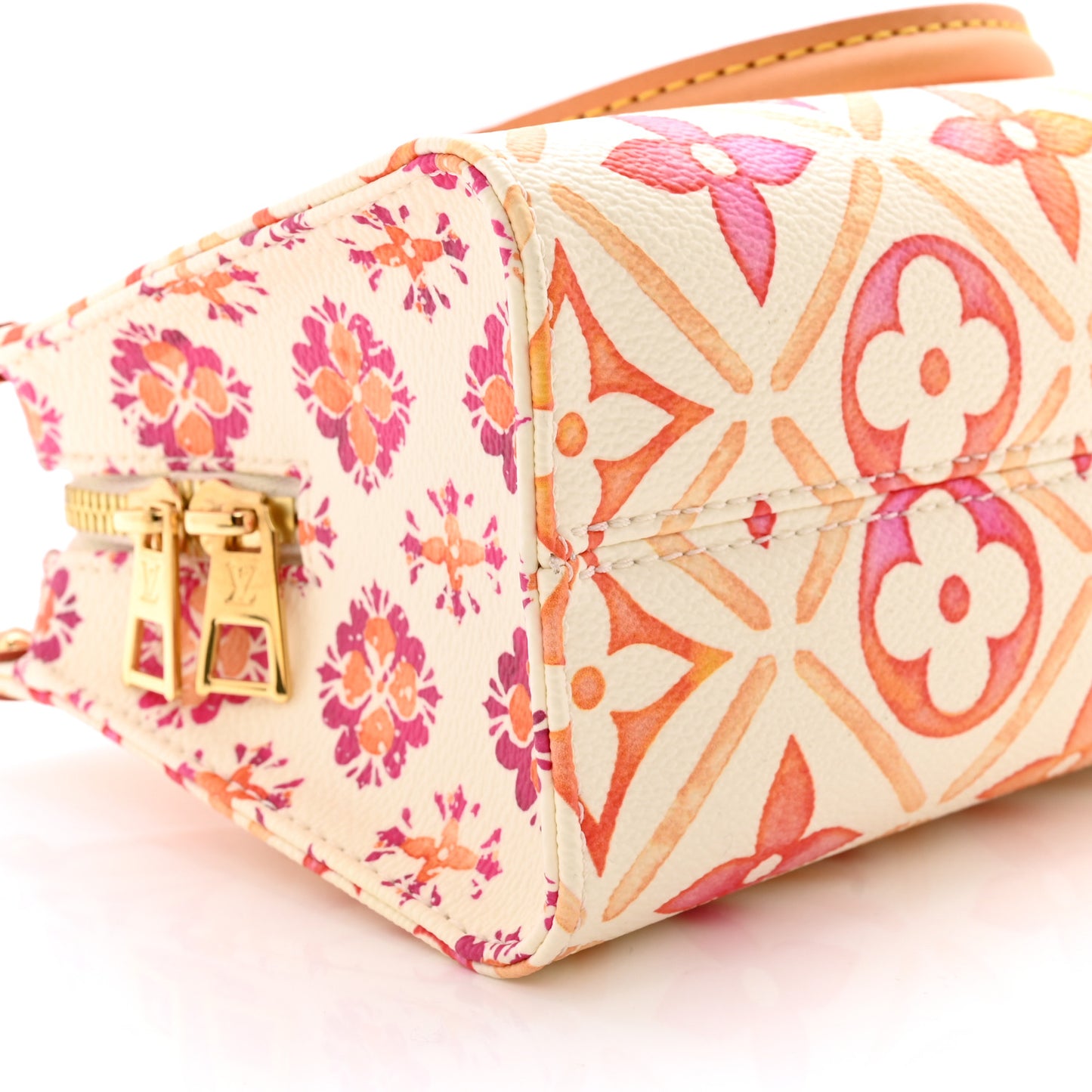 Monogram Tiles By The Pool OnTheGo East West Coral