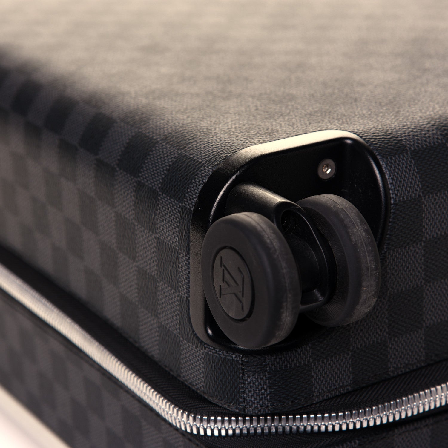 Louis Vuitton Damier Graphite Horizon 50 6 of 12