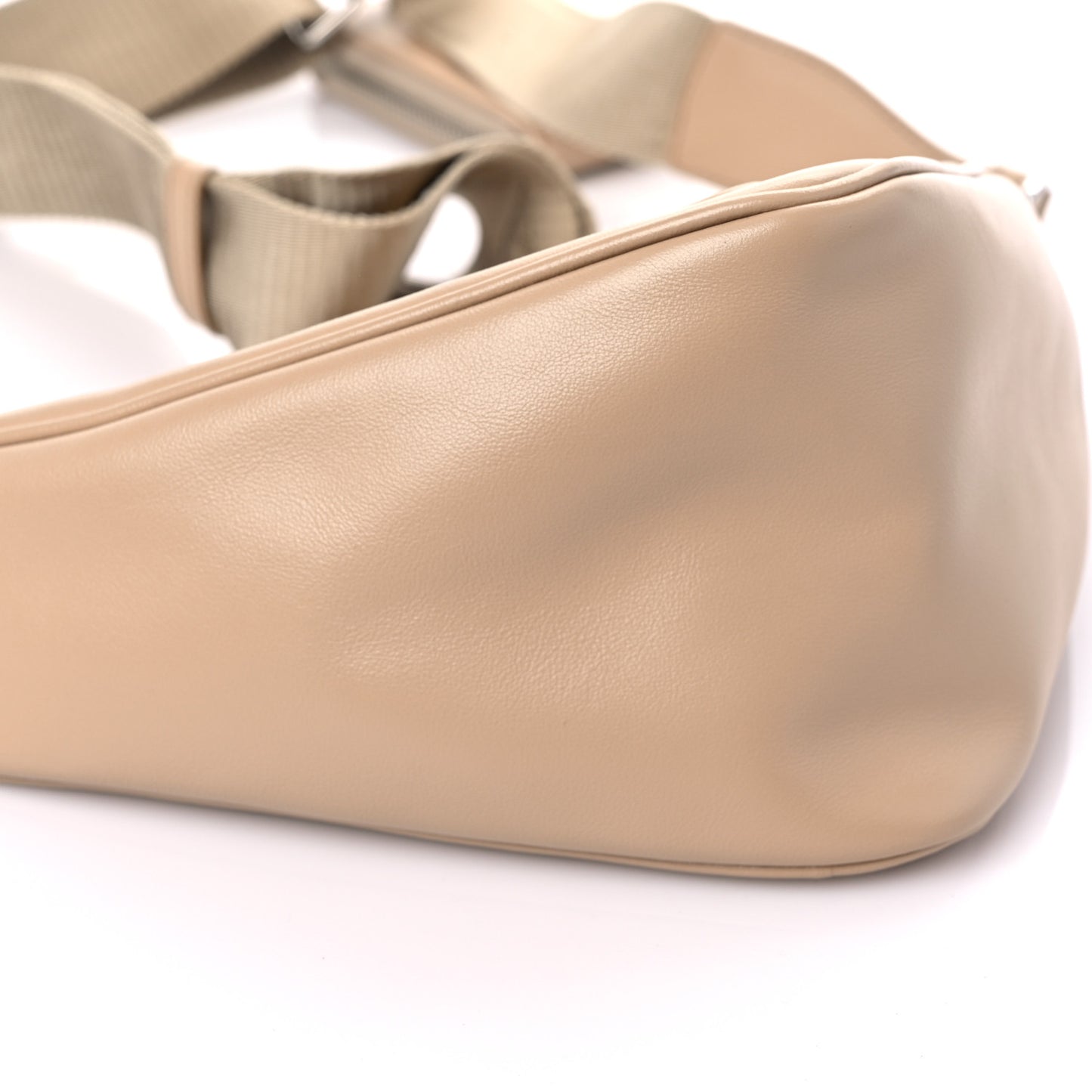 Grace Lux Triangle Shoulder Bag Sabbia