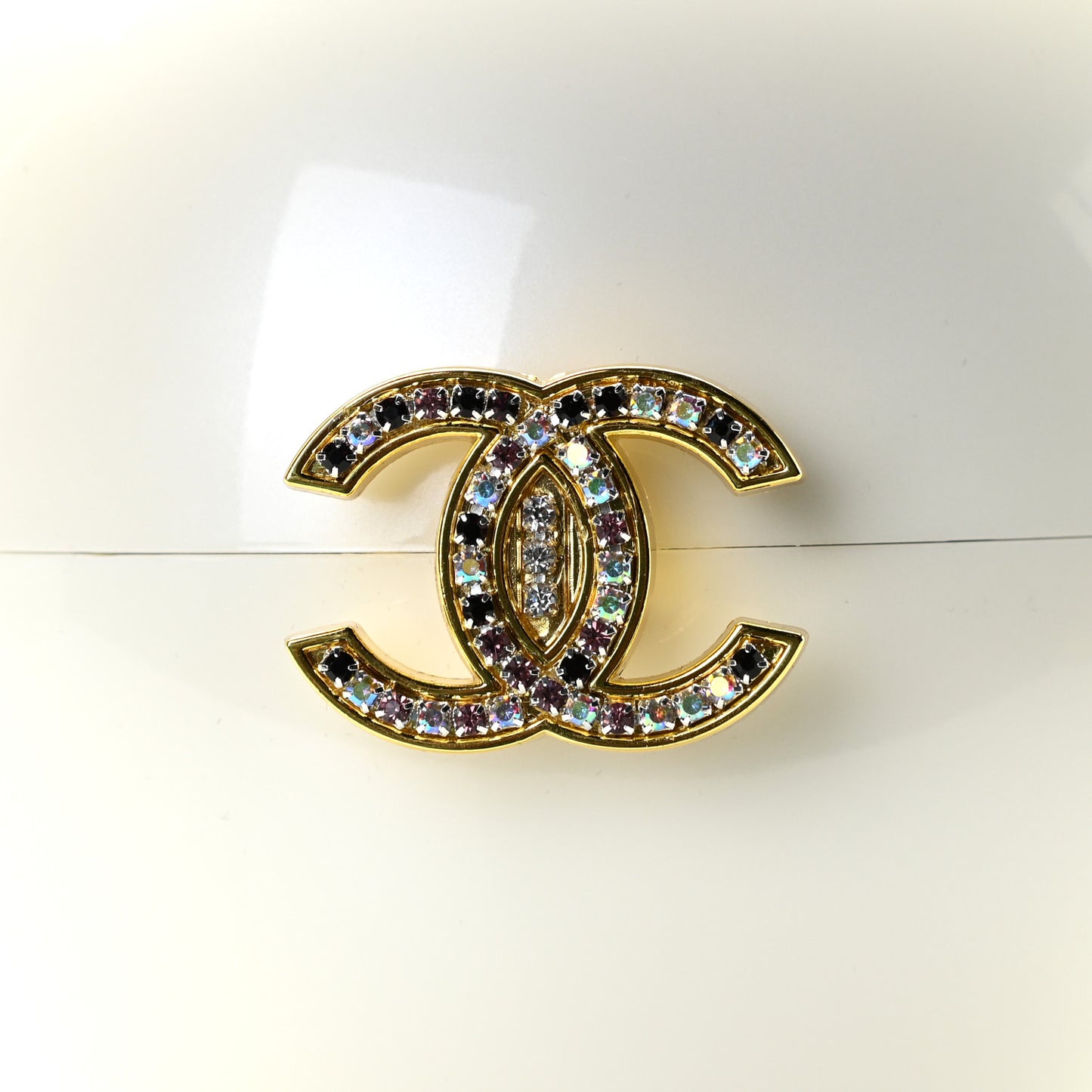 Plexiglass Pearl CC Minaudiere Clutch White
