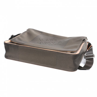 Louis Vuitton Damier Geant Messenger Bag Terre 4 of 7