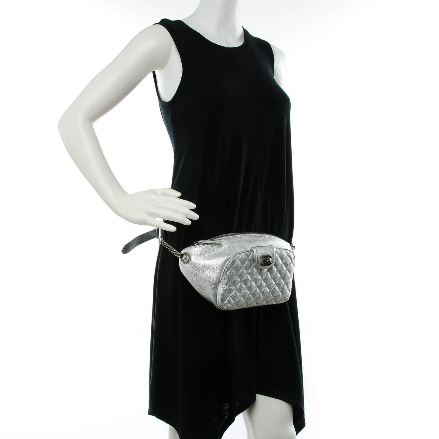 Metallic Grained Calfskin Quilted Casual Rock Waist Bag Fanny Pack Silver