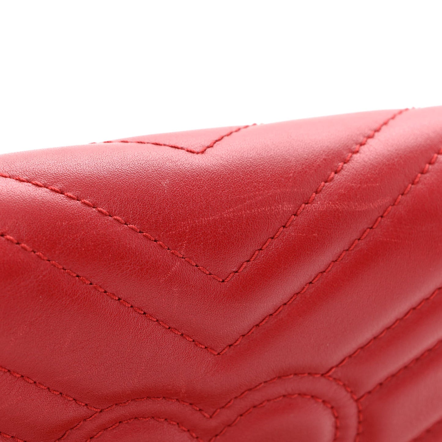Calfskin Matelasse Super Mini GG Marmont Shoulder Bag Hibiscus Red
