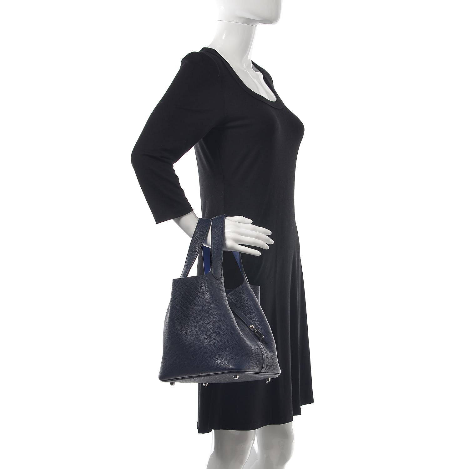Hermes Taurillon Clemence Picotin Lock 22 MM Bleu Nuit Bleu Electrique 2 of 7
