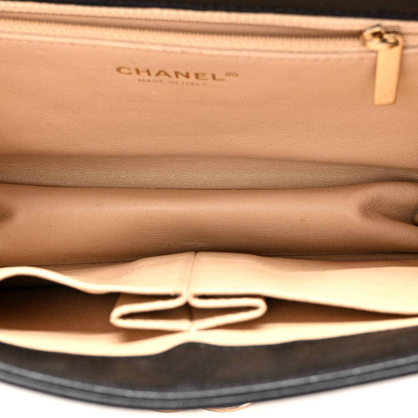 Sheepskin Chain CC Subtle Flap Black