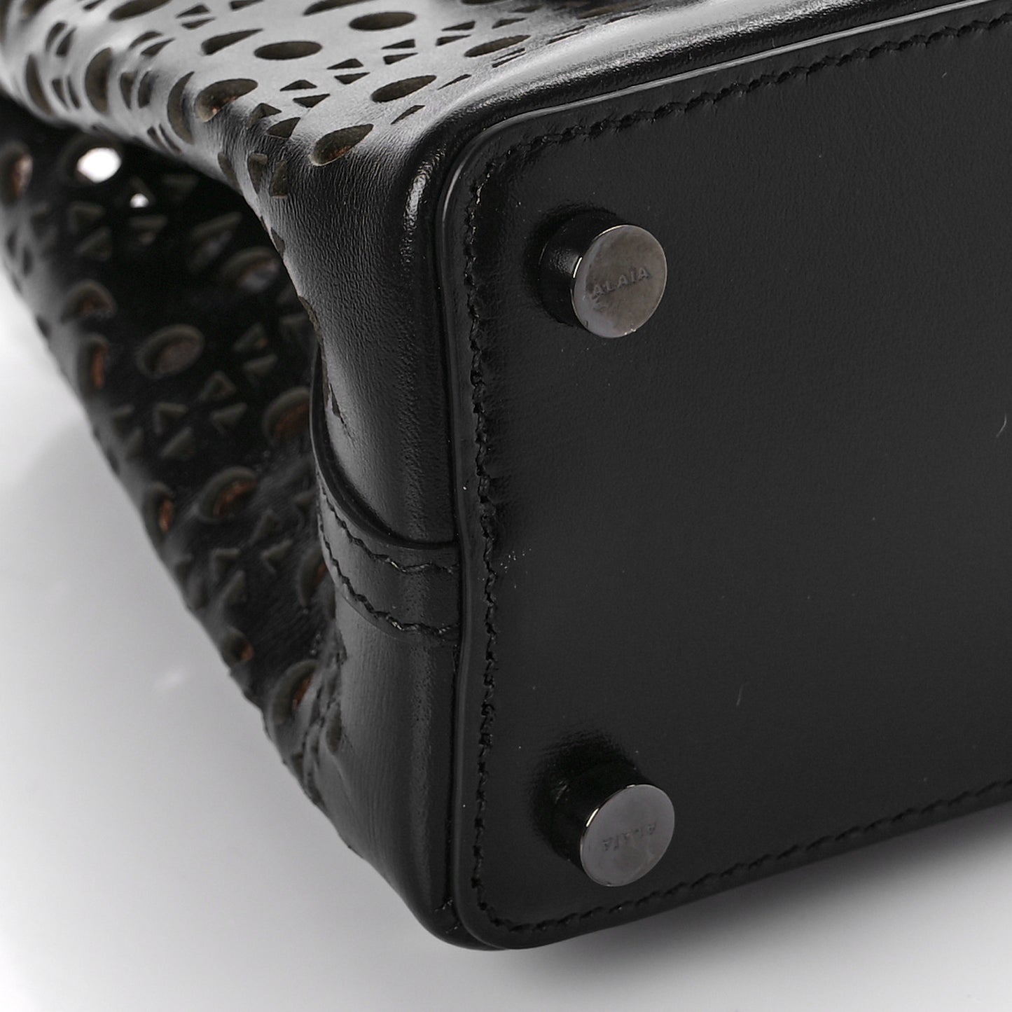 Calfskin Vienne Wave Mina 16 Bag Black