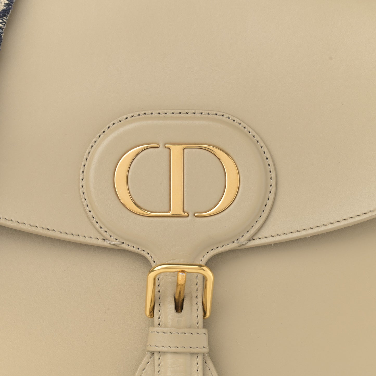 Box Calfskin Large Bobby Flap Beige