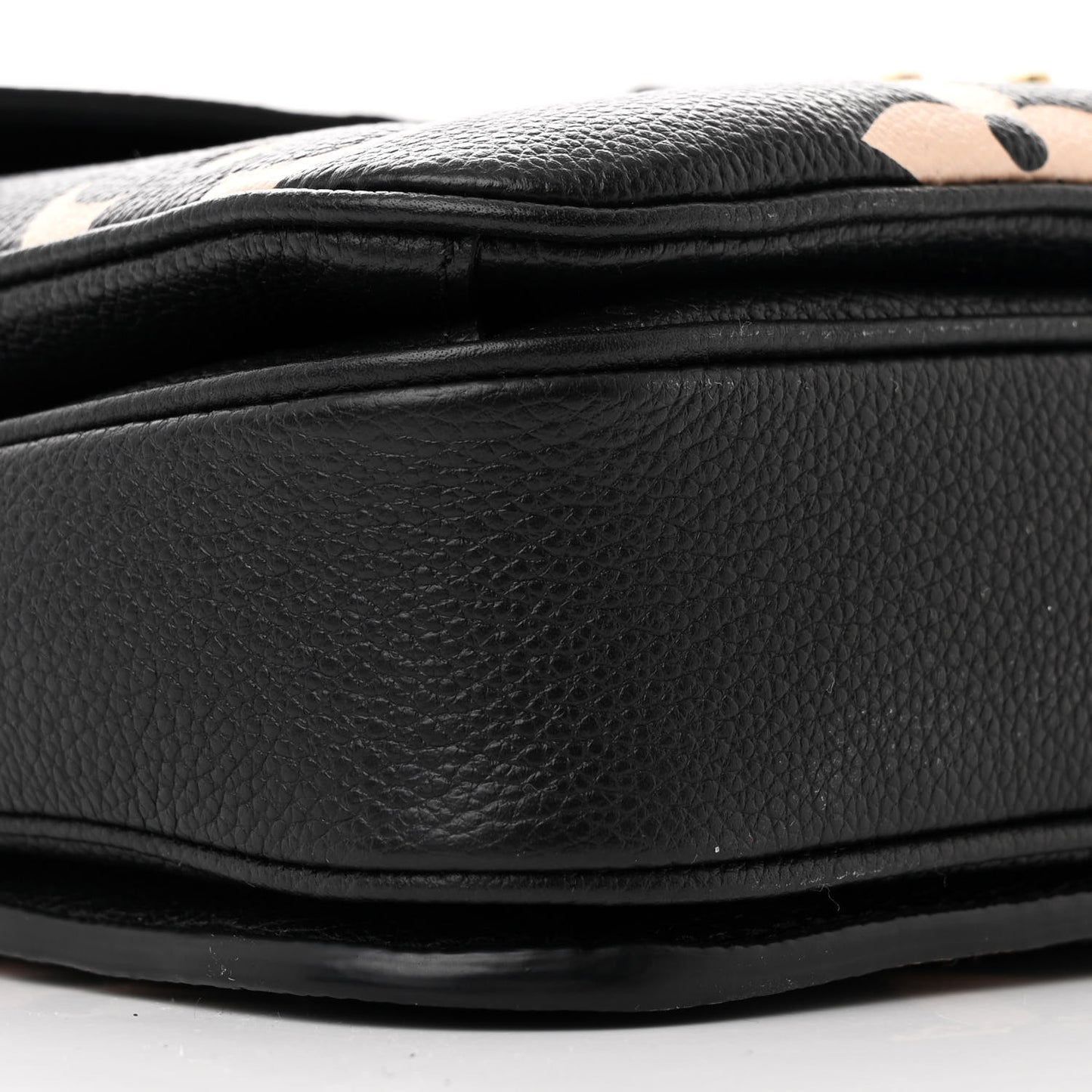 Empreinte Monogram Giant Pochette Metis Black Beige