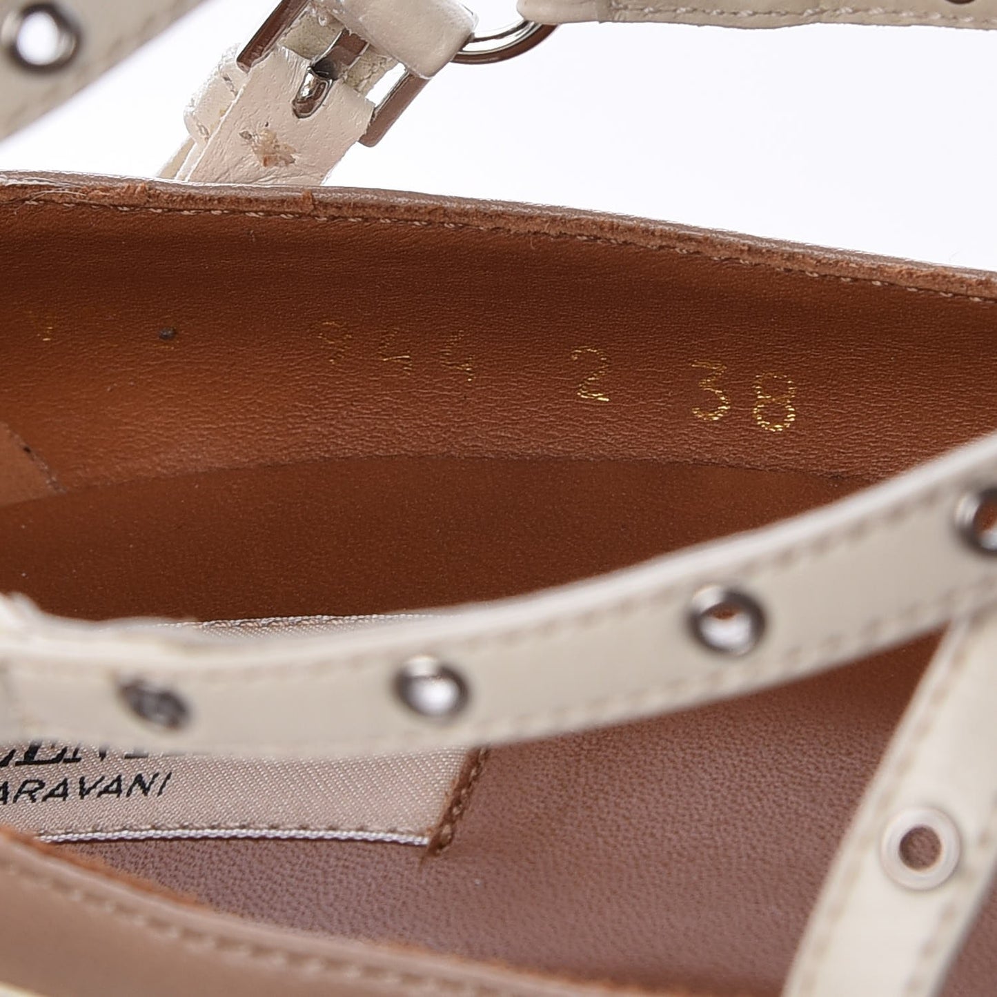 Calfskin Love Latch 100mm Pumps 38 Light Ivory Poudre