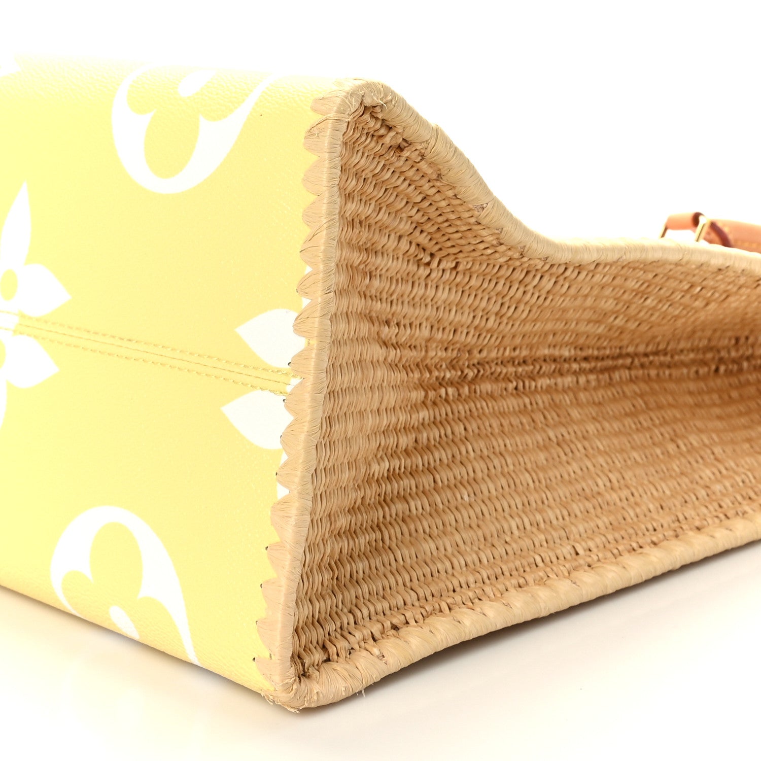 Louis Vuitton Monogram Giant By The Pool Miami Onthego GM Light Pink 8 of 10