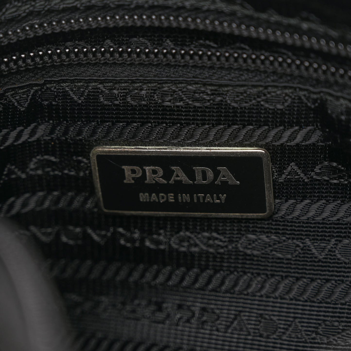Nylon Vela Messenger Black