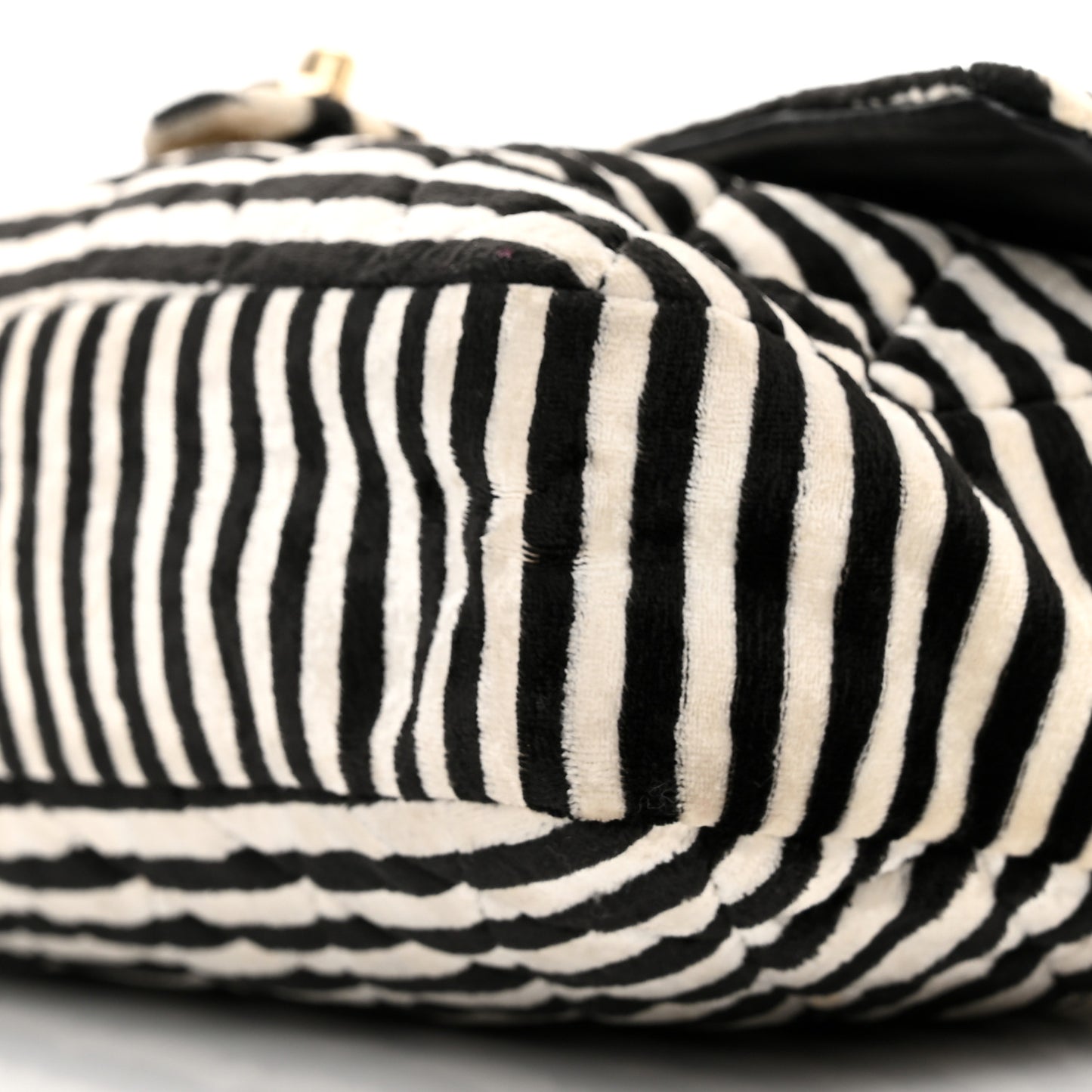 Velvet Quilted Medium Flap Black White