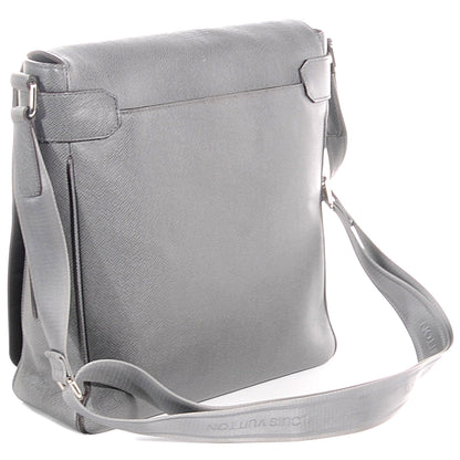 Louis Vuitton Taiga Milo Messenger Glacier 3 of 7