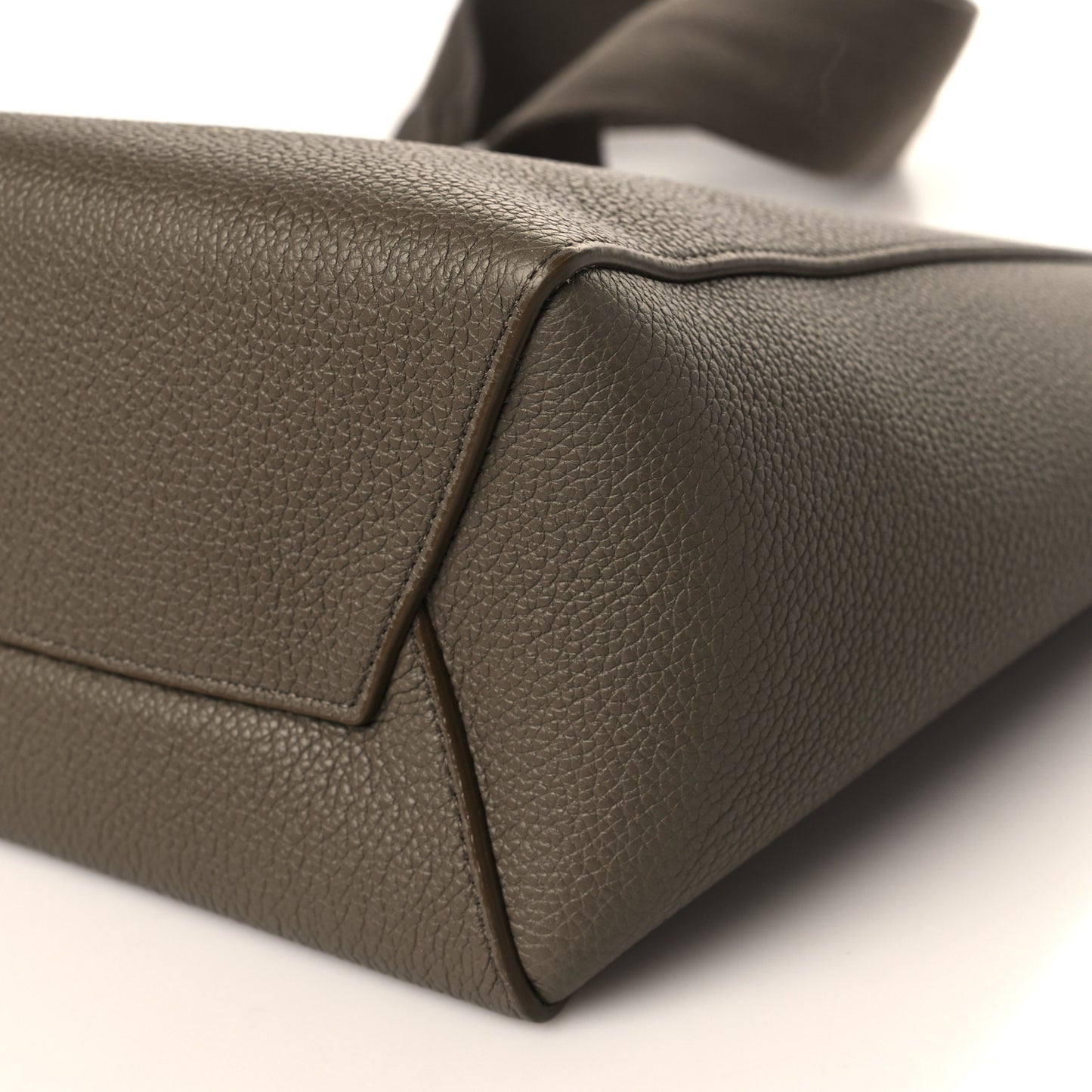 Soft Grained Calfskin Small Sangle Bucket Bag Taupe