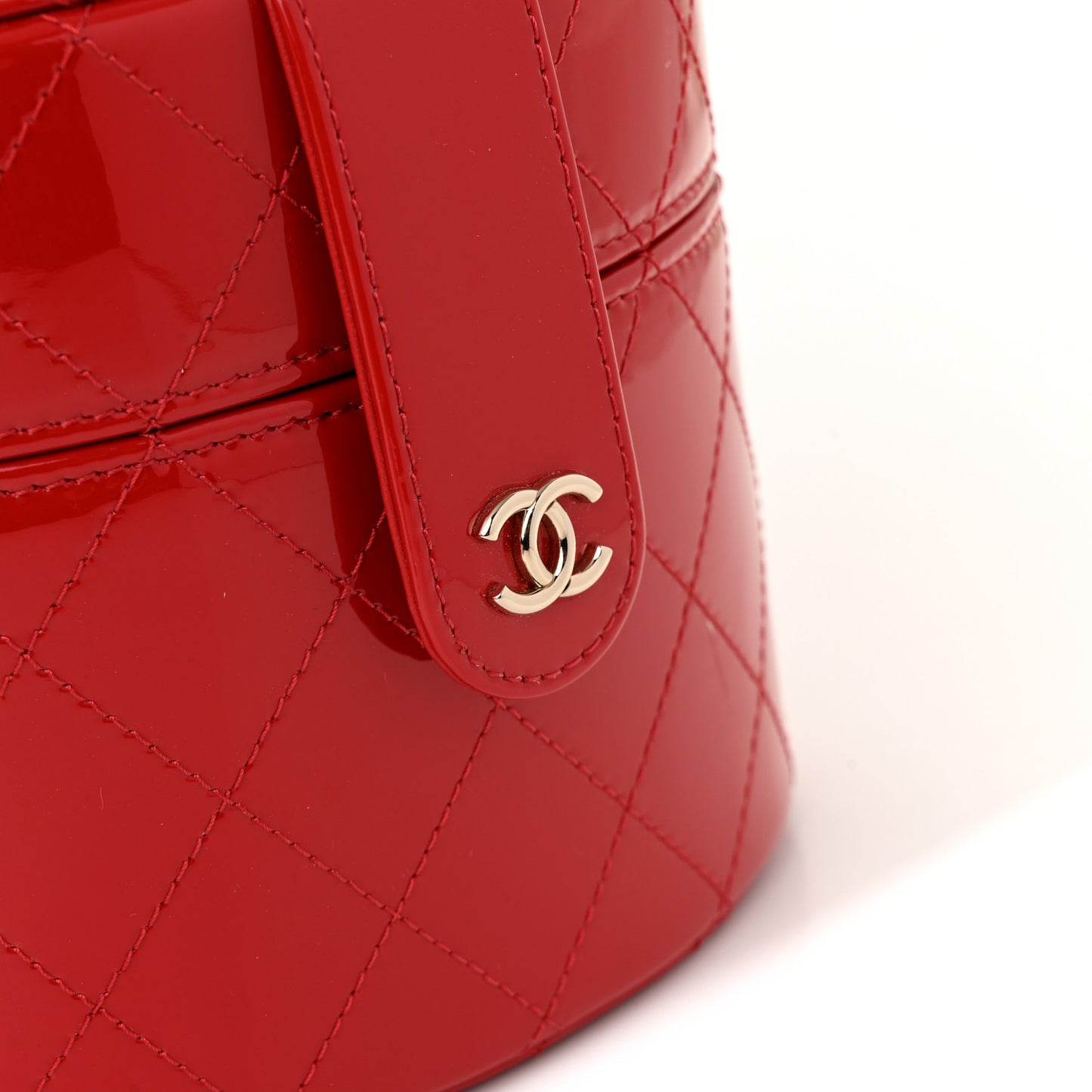 Patent Quilted Small Round Vanity With Chain Red