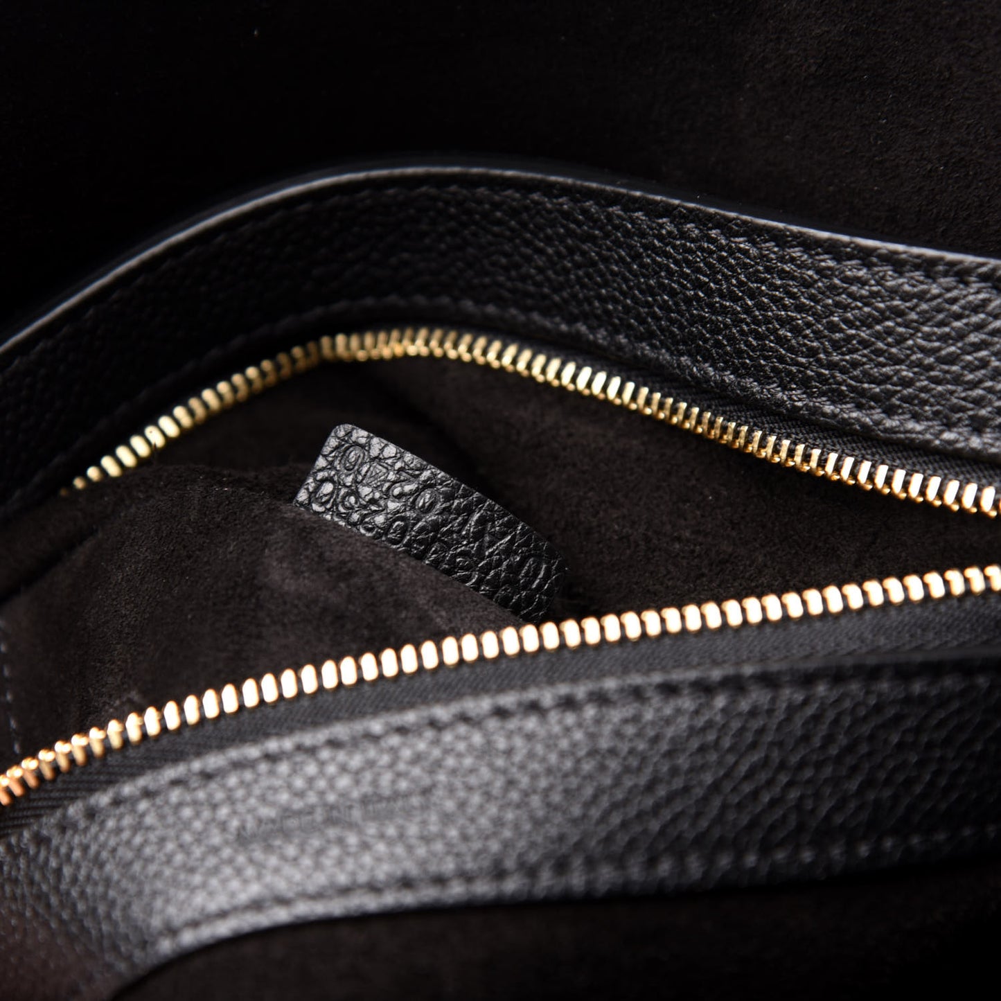 Soft Grained Calfskin Medium Belt Cabas Phantom Black