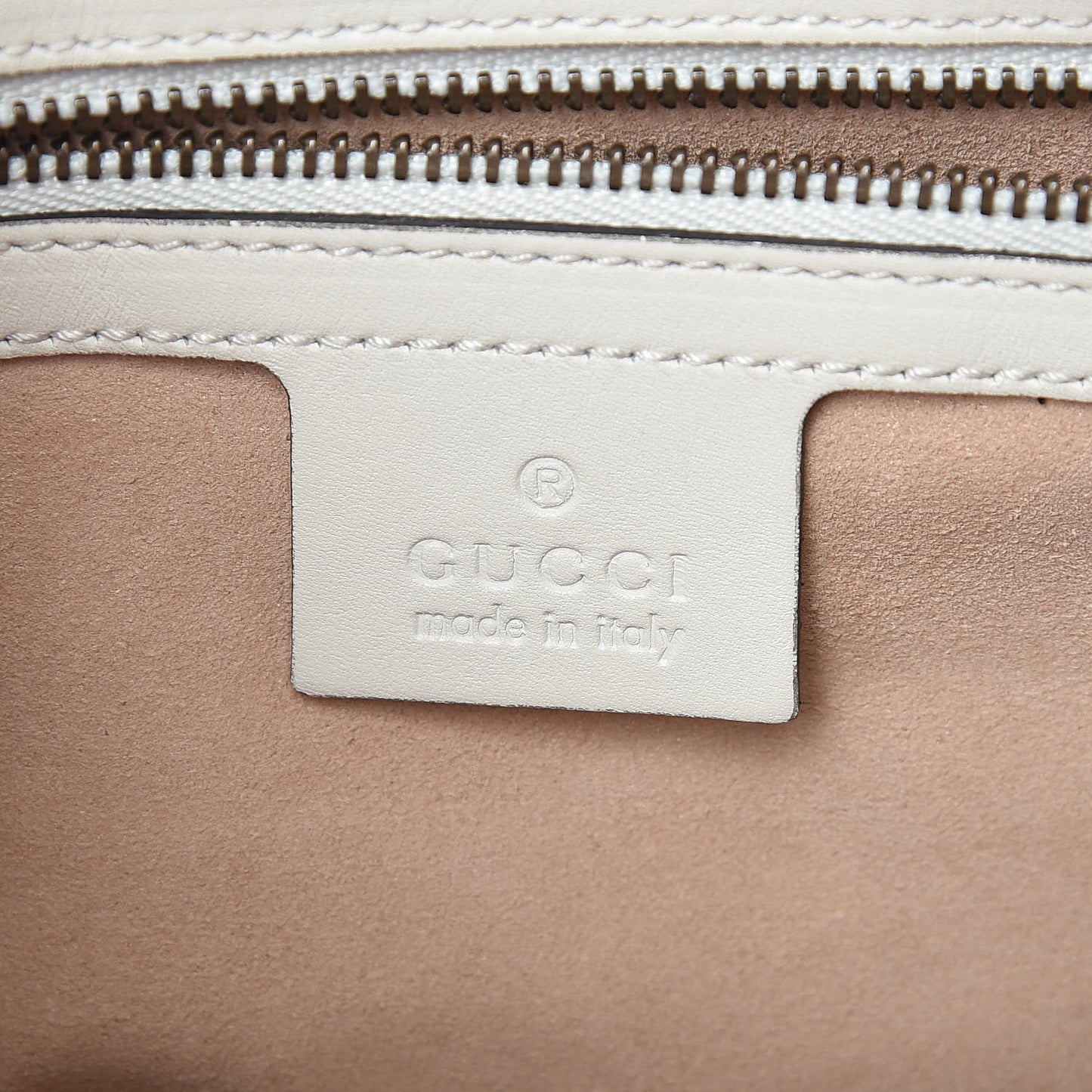 Calfskin Matelasse Medium GG Marmont Chain Shoulder Bag Mystic White