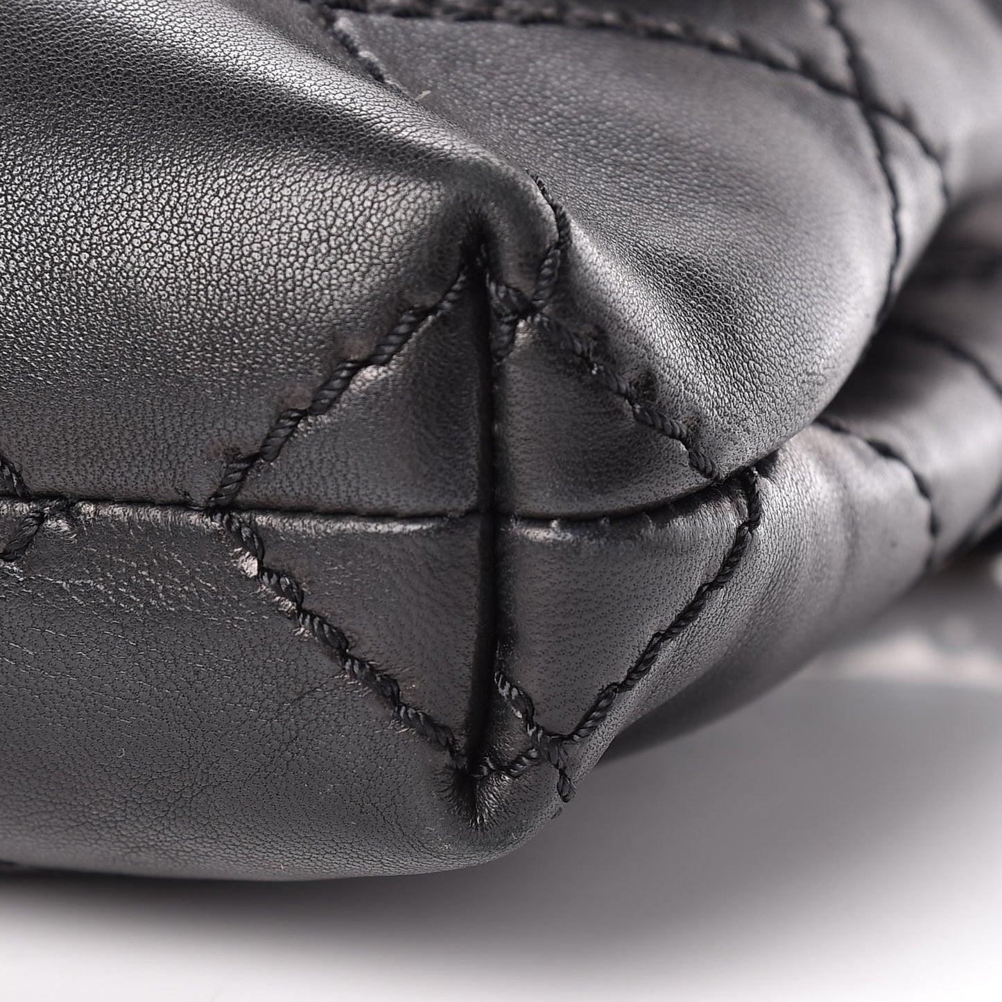 Lambskin Medium Ultimate Stitch Flap Black