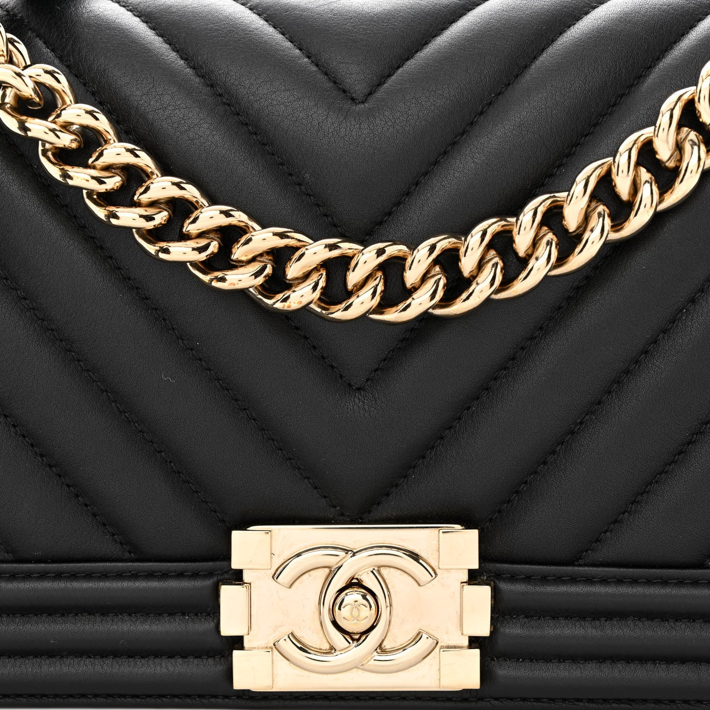 Lambskin Chevron Quilted Medium Boy Flap Black