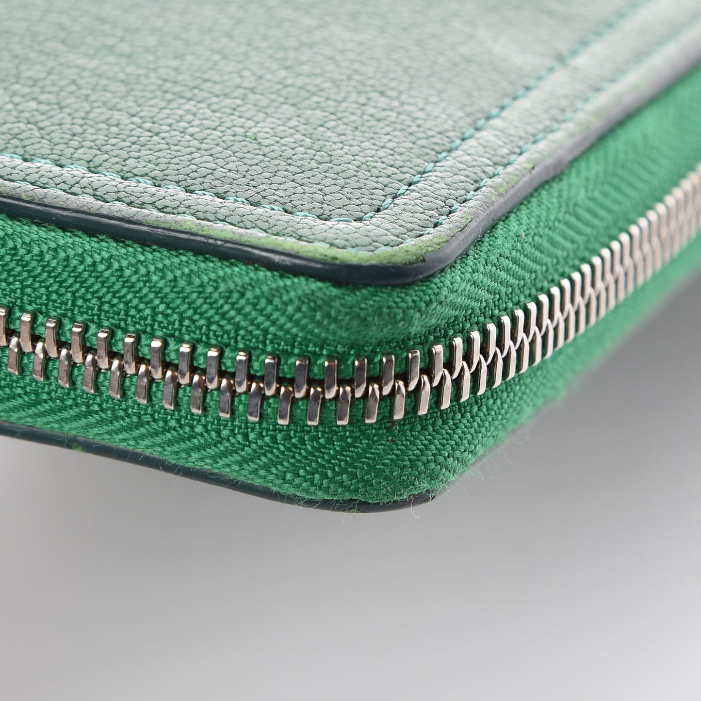 Sugar Goatskin Pandora Half Zip Long Wallet Green