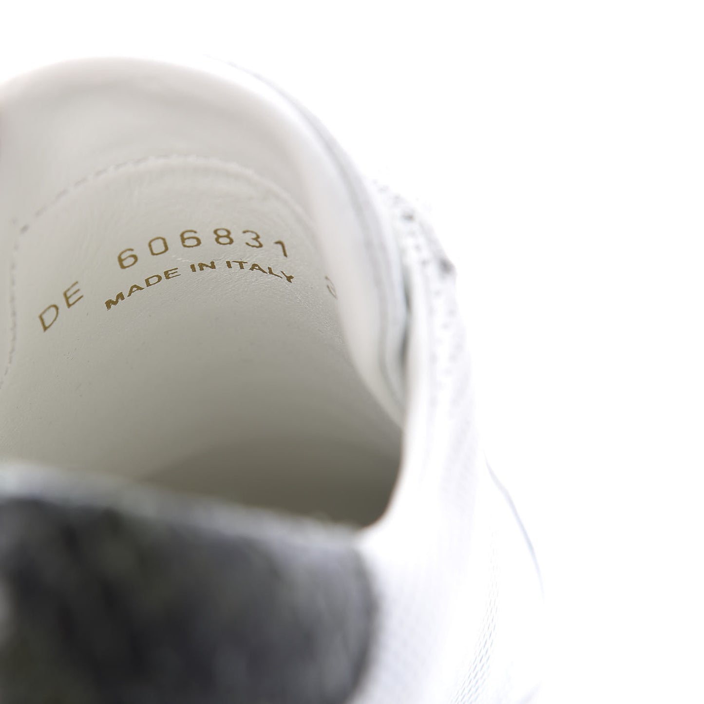 Perforated Calfskin Andy Low Top Sneakers 39 White