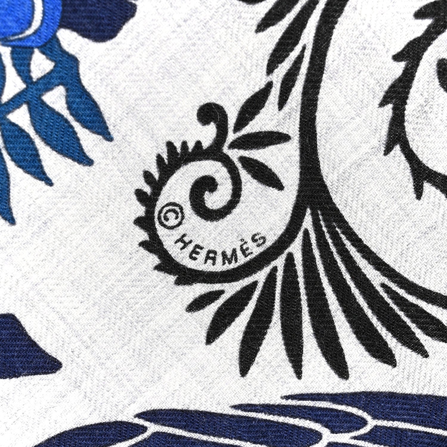 Hermes Cashmere Silk Sous Le Charme d'Orphee Shawl 140 Gris Chine Bleu Electrique 4 of 5