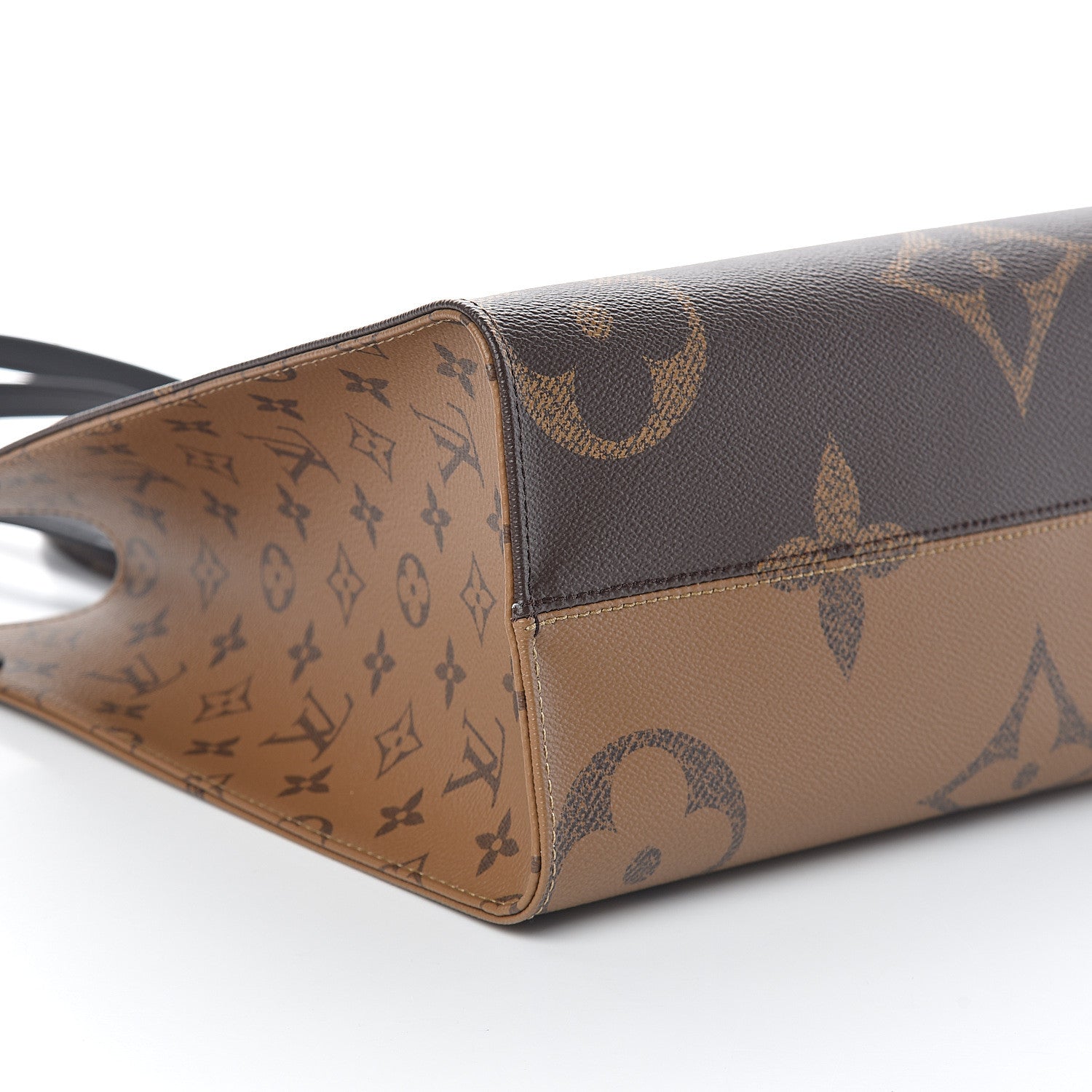 Louis Vuitton Reverse Monogram Giant Onthego MM 7 of 9