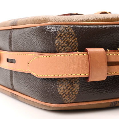 Louis Vuitton Reverse Monogram Giant Boite Chapeau Souple 9 of 9