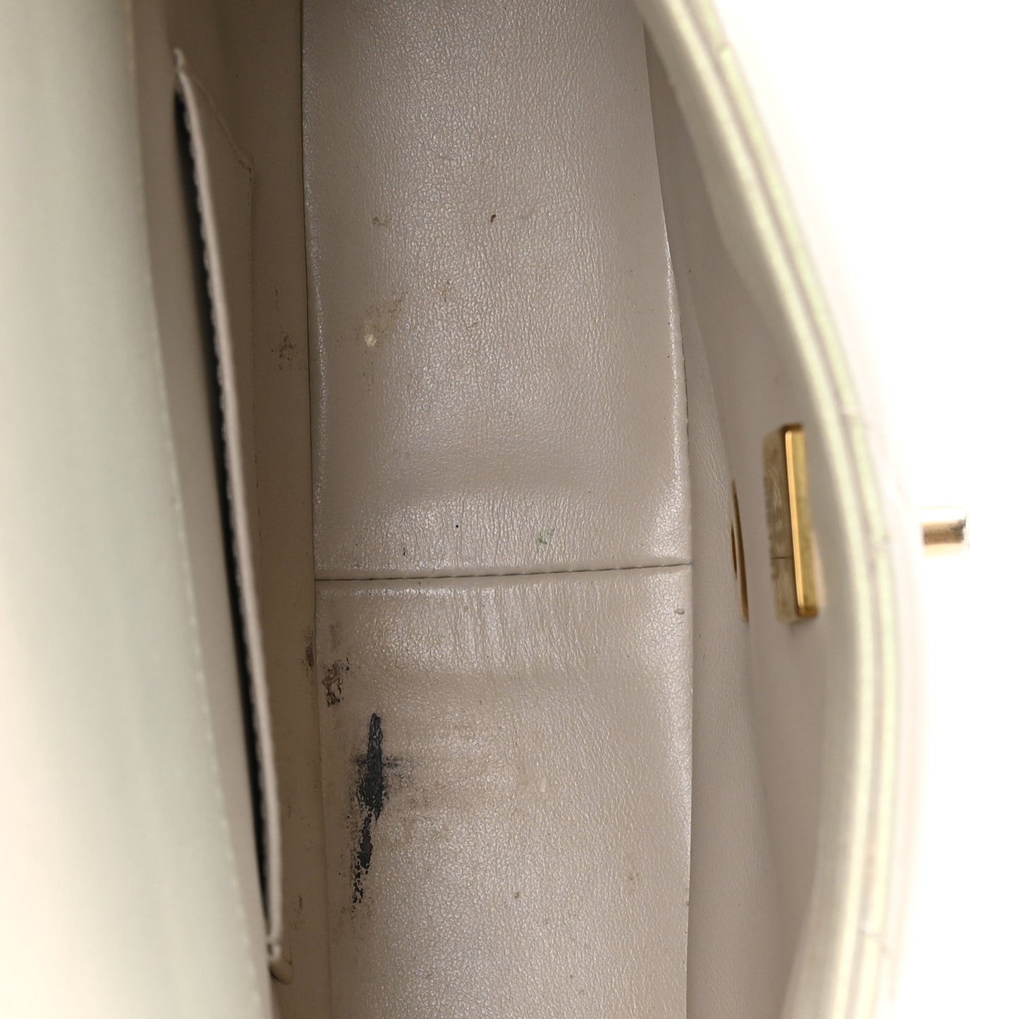 Pearly Lambskin Quilted Pearl Small Flap Light Grey
