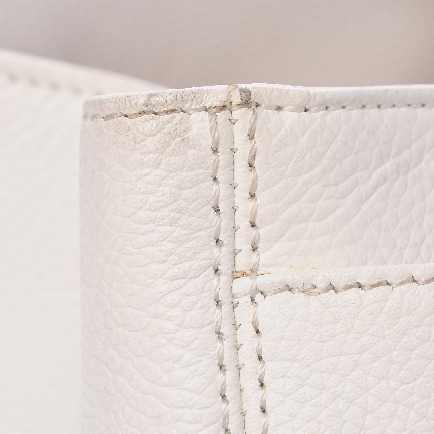 Chanel Calfskin Cerf Executive Shopper Tote White 32 of 33